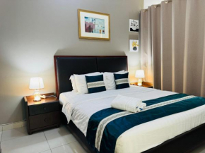 Private rooms in 3 bedroom apartment SKYNEST Homes marina pinnacle